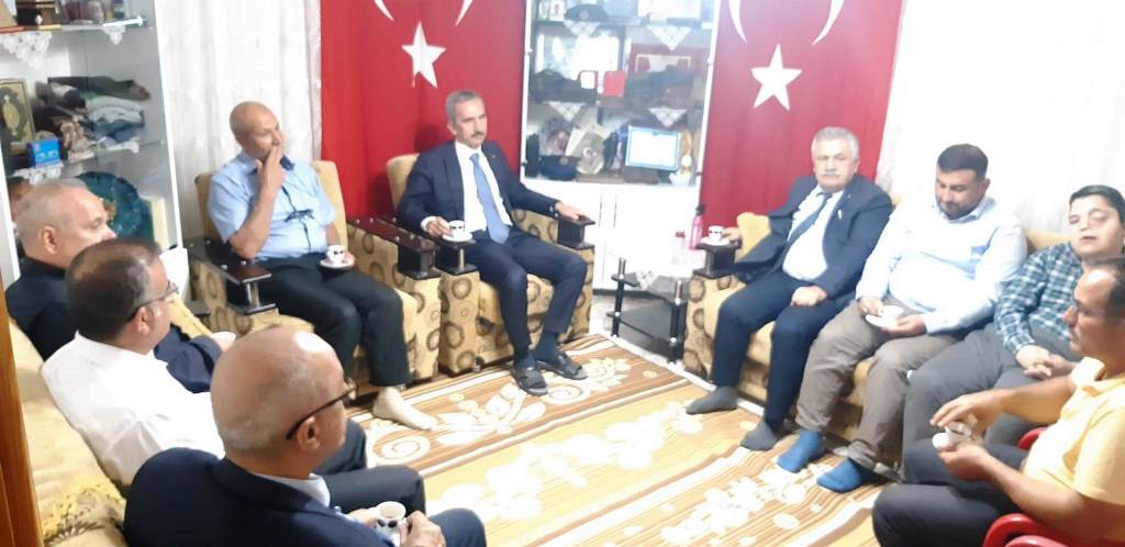 İlçemiz Kaymakamı Murtaza DAYANÇ, Şehit Aileleri ve Kahraman Gazilerimizi evlerinde ziyaret etmeye devam ediyor.